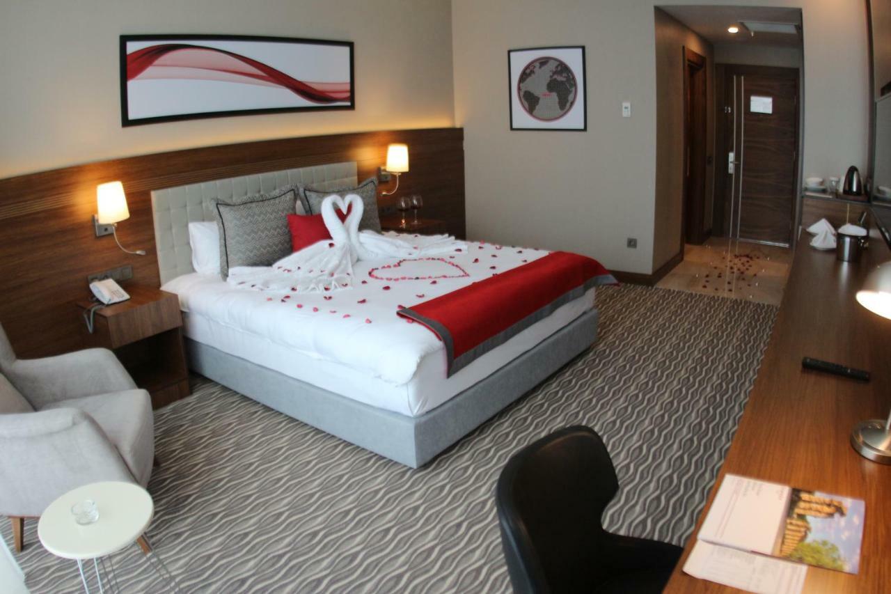Ramada By Wyndham Nigde Hotel Exterior photo