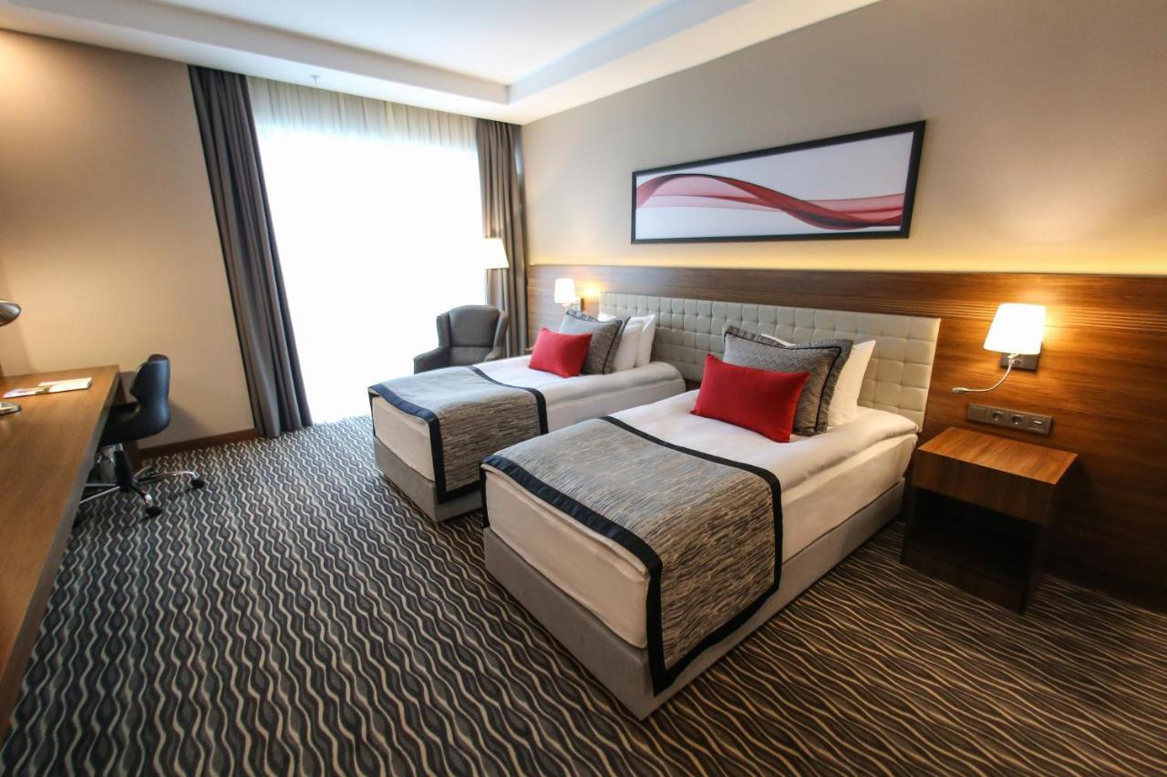 Ramada By Wyndham Nigde Hotel Exterior photo